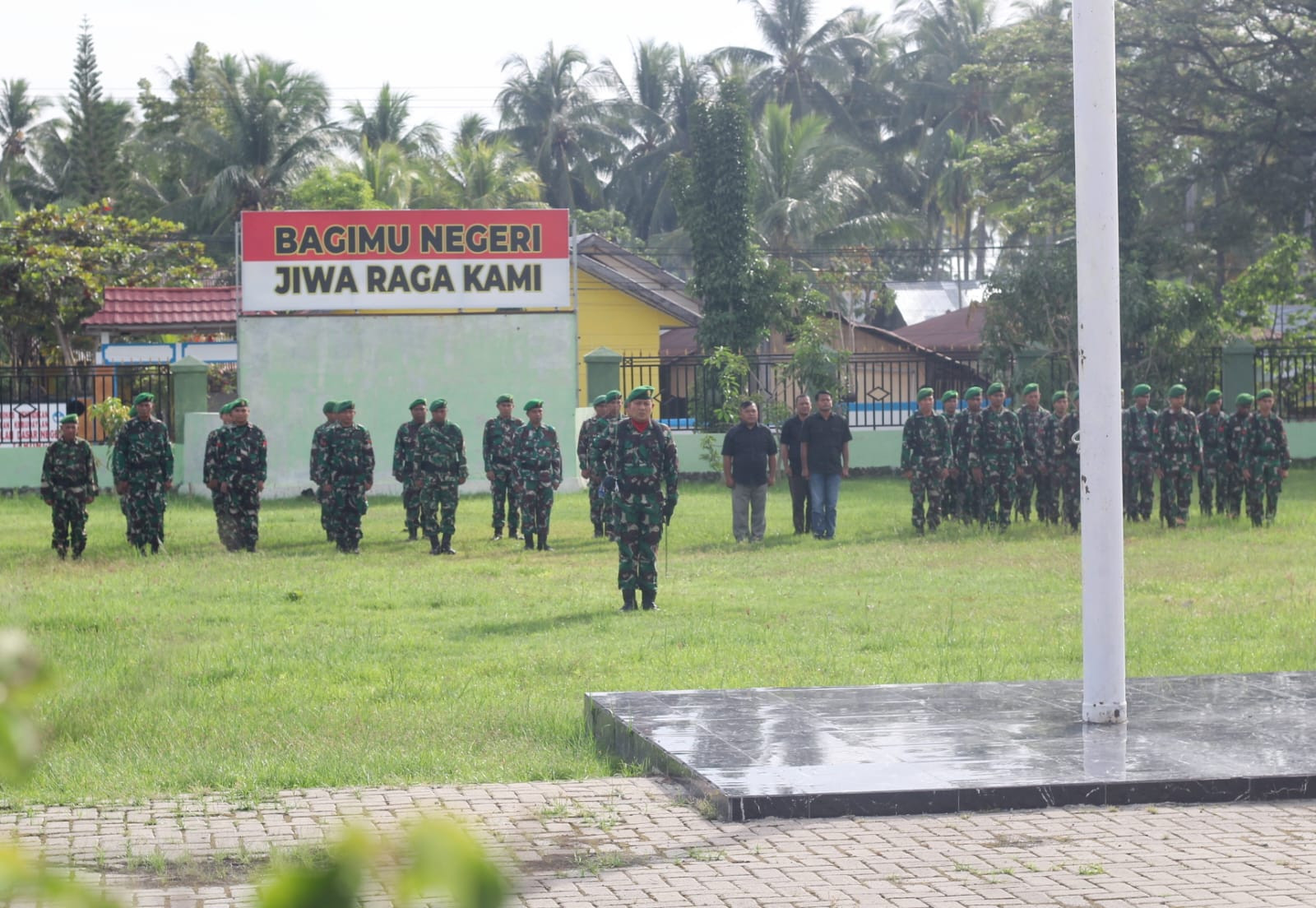Kodim 1315 Kabupaten Gorontalo Gelar Upacara Bendera Rutin Setiap Senin di Makodim 656ba500-cfa2-40eb-91a0-2b7e5c2bde32.jpg