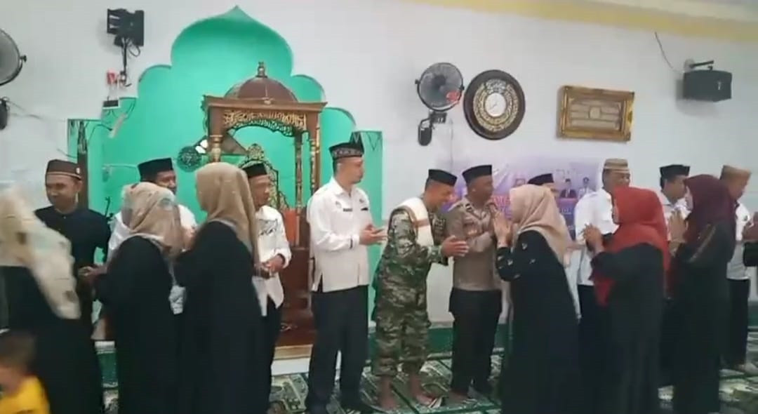 Kegiatan Halal Bil Halal di Masjid Al-Nurul Iman Dihadiri Babinsa Boliyohuto Sebagai Penceramah 762429ff-a2f0-478a-9a97-6f7243974139.jpg