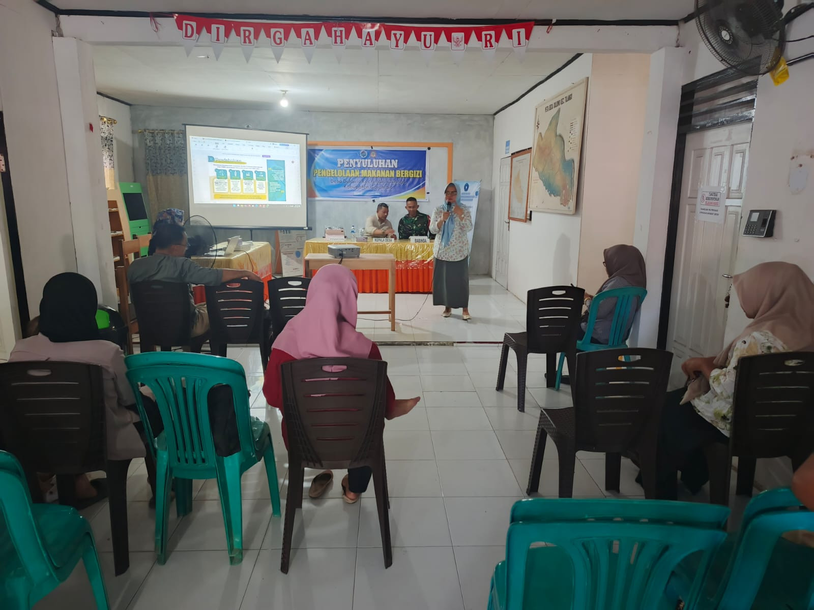 Babinsa Koramil 1315-01 Telaga Dukung Program Penyuluhan Makanan Bergizi Di Desa Dulomo Kecamatan Telaga Tilango 9088765d-a6fe-4442-b3af-9b7a60ddba15.jpg