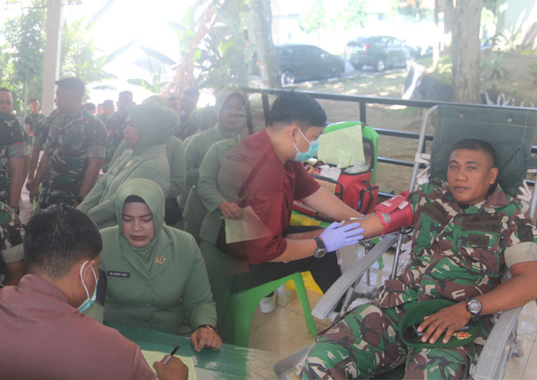 Personel Kodim Gorontalo dan Persit KCK Gelar Donor Darah Peringati HUT Ke-80 Persit Kartika Chandra Kirana IMG_2860.jpg