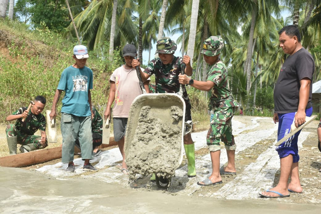 TMMD 128 Kodim 1316/Boalemo Wujudkan Jalan Rabat Beton Untuk Tingkatkan Mobilitas Aman Masyarakat Boalemo a60a73d7-805c-484c-b5b2-a49da245737b.jpg
