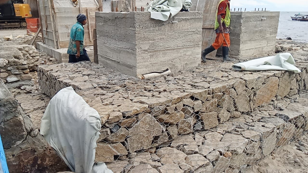 Personel Koramil Tabongo Dampingi Pembuatan Bronjong Muara Sungai Untuk Mendukung Kelancaran Pembangunan Jembatan cc0e1b27-21c6-415a-93e5-224124581039.jpg