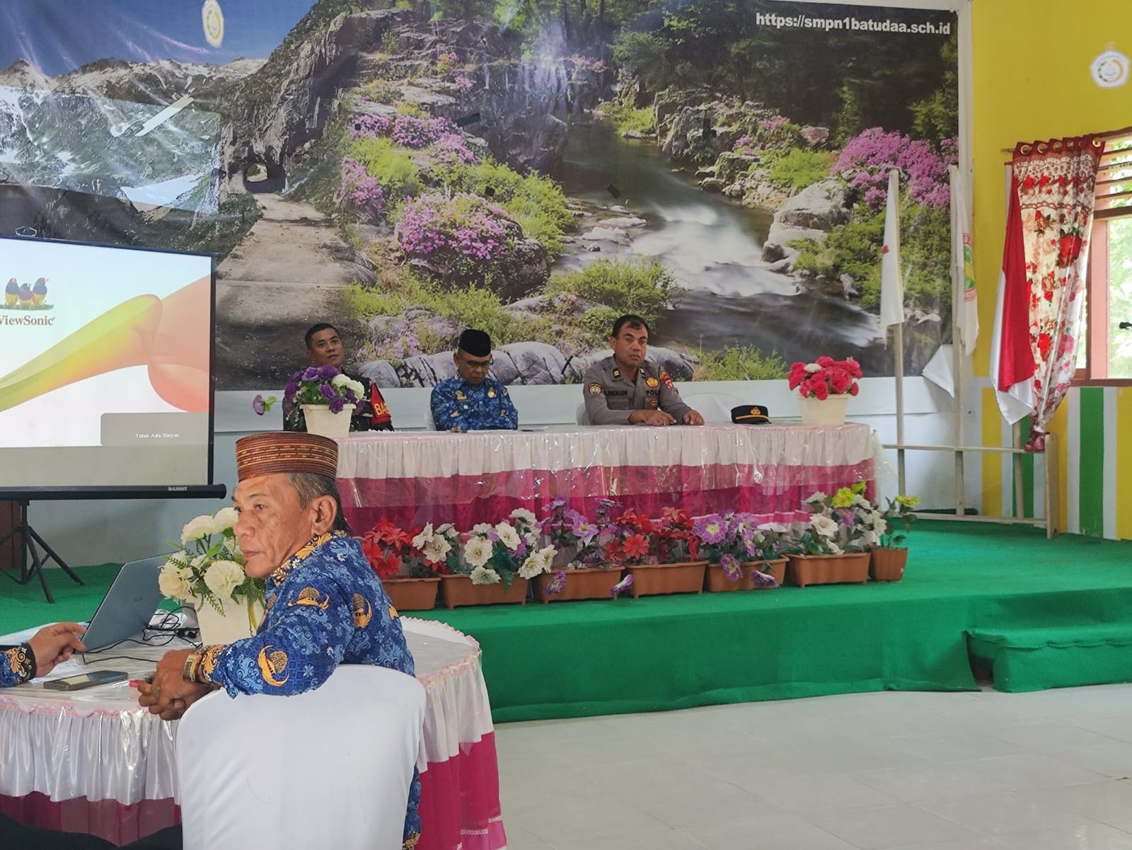Sinergi Lintas Sektor Perkuat Persiapan Perayaan HUT Ke-81 Kemerdekaan Republik Indonesia Di Kecamatan Batudaa Tahun 2026 d17f3ab4-cf4a-41333333333364-ad14-fe437c57a6e8.jpg