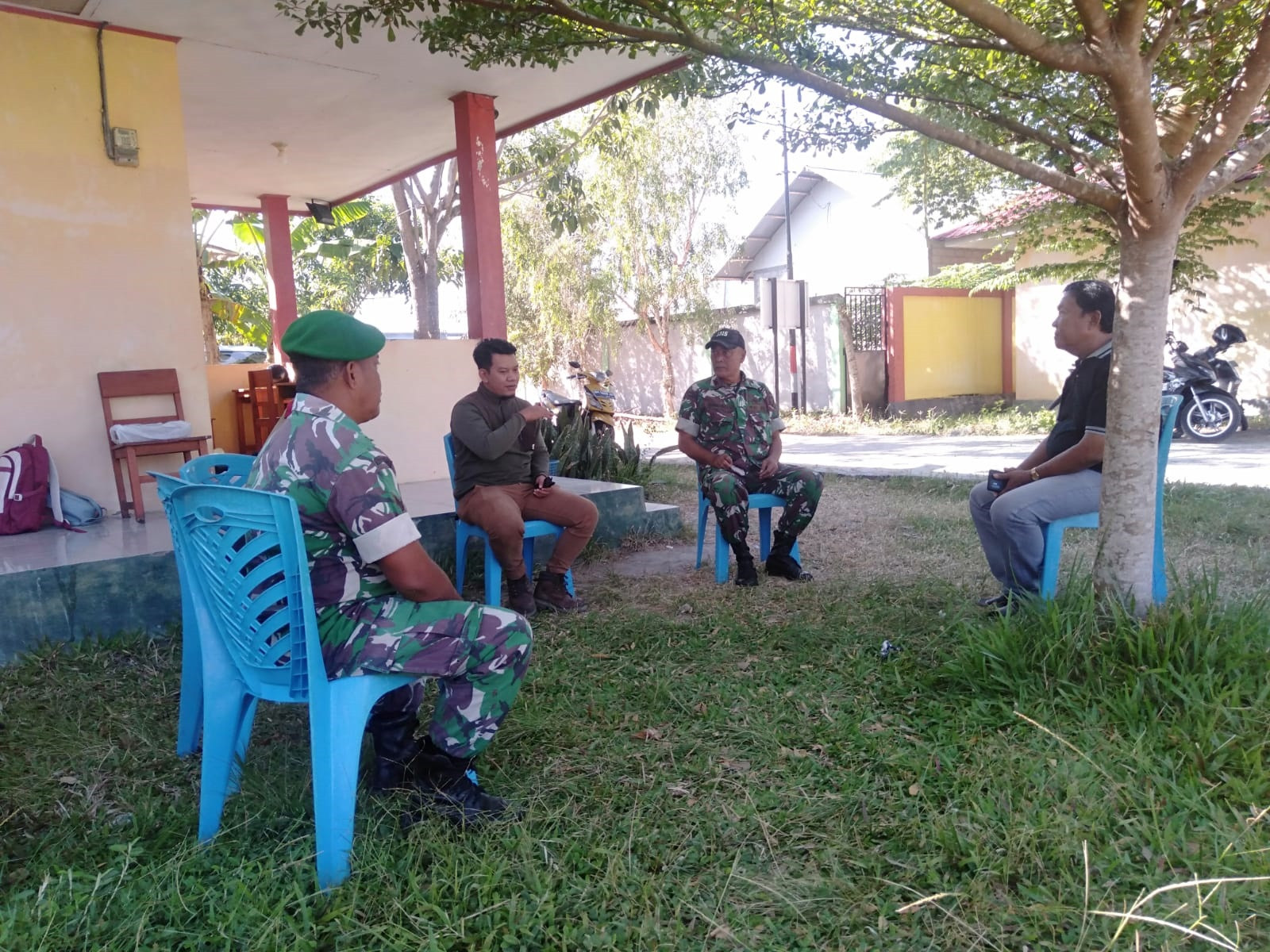 Persiapan Rehabilitasi SMK Patriot Pertanian Nusantara Dimatangkan Melalui Koordinasi Danramil Koramil 1315-01/Telaga Bersama Pengawas Sekolah efe1aa67-dfe1-4a88-9916-22222222222222222222222222222c65fb798a61f.jpg