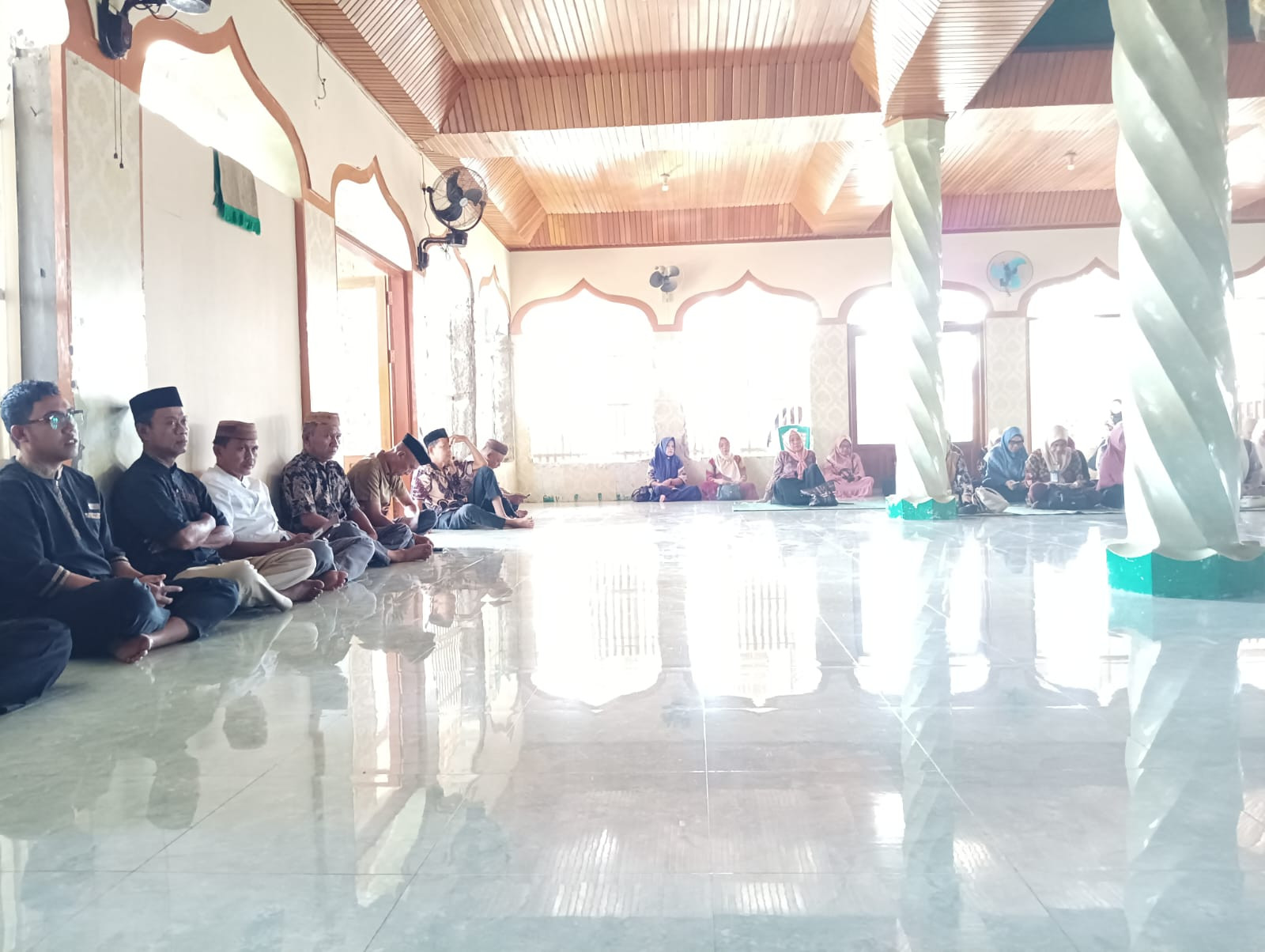 Kehadiran Babinsa Telaga Dalam Ceramah Agama Dan Doa Bersama Perkuat Semangat Kebersamaan Untuk Negeri Indonesia