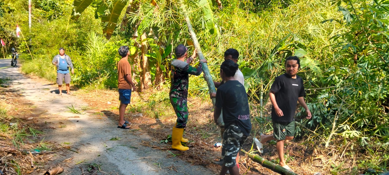Percepatan Pembangunan Jembatan Perintis Garuda Di Desa Ulapato B Terus Dikebut Personel Koramil Telaga Hingga Capai 35 Persen