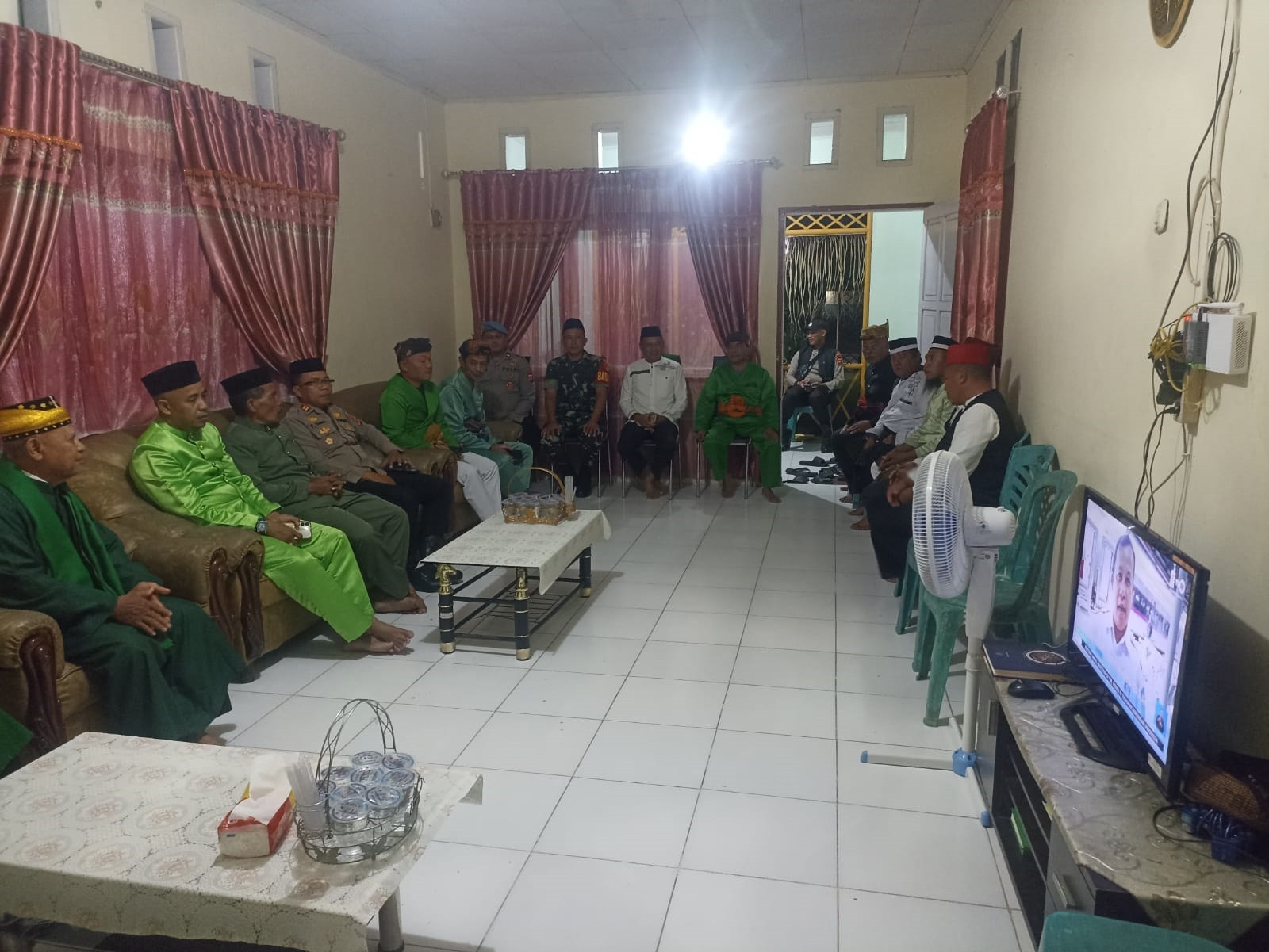 Babinsa Koramil 1315-01 Telaga Hadiri Tradisi Tonggeyamo Penentuan Awal Ramadan Sebagai Wujud Pelestarian Budaya dan Persatuan Warga